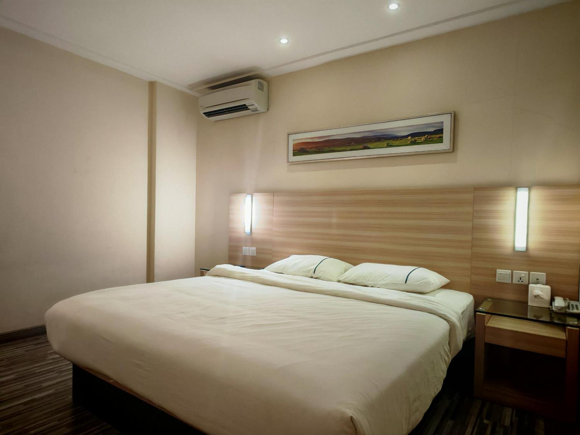 Hotel Comfort Center 3*