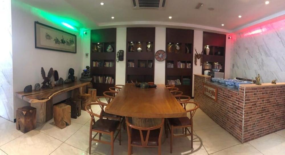 Hotel Comfort Center 3*